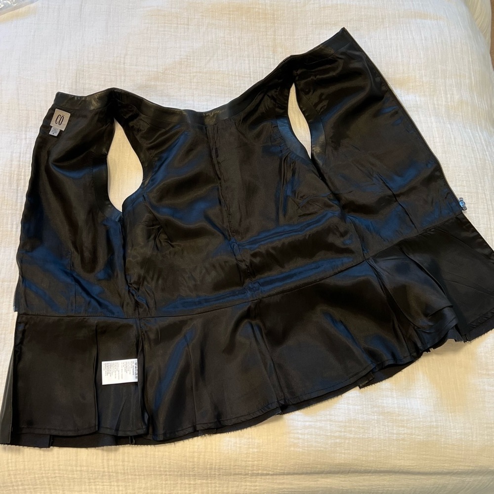 CÖ Faux Leather Peplum Sleeveless Top, S‎ - Picture 5 of 11